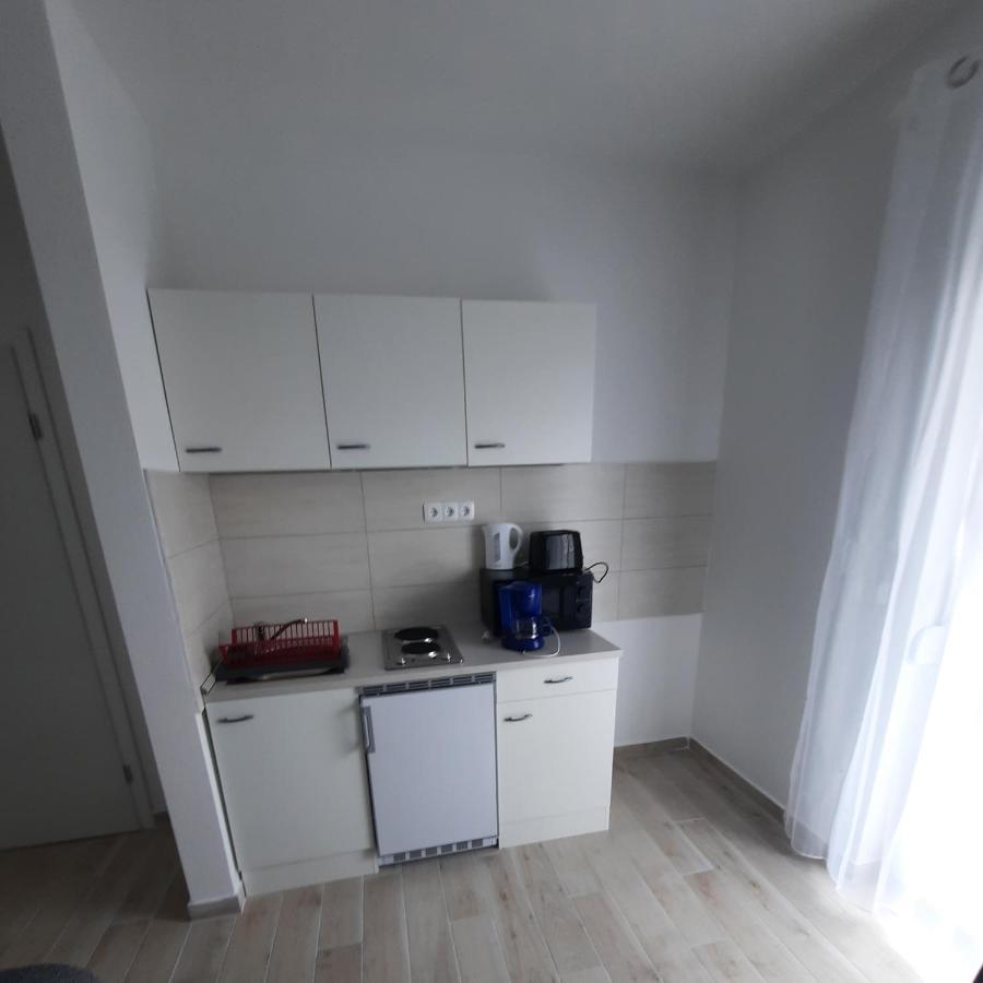 Apartments Matkovic Vir Exterior photo